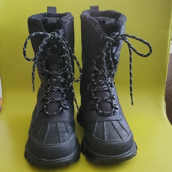 UGG Adirondack Meridian Women Black Fur Lined Boots
